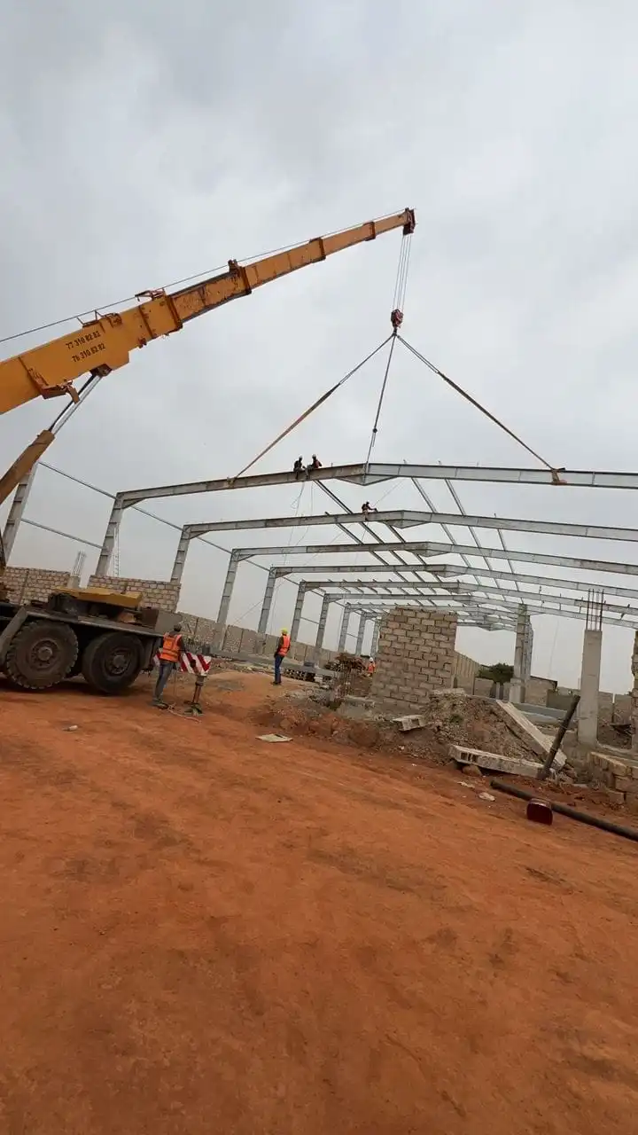 Hangar industriel et charpente métallique lourde IBATOM SARL